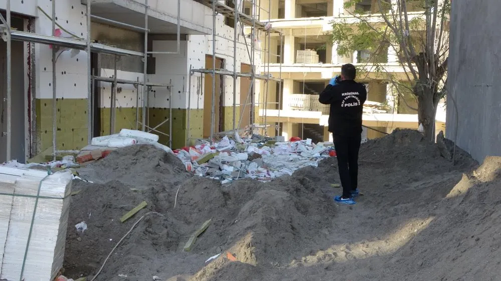  İnşaatta Asansör Boşluğuna Düşen İşçi Yaralandı