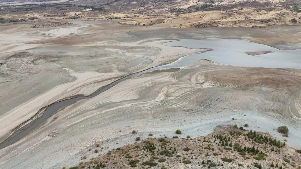 Doğanşehir Sürgü Barajı Alarm Veriyor