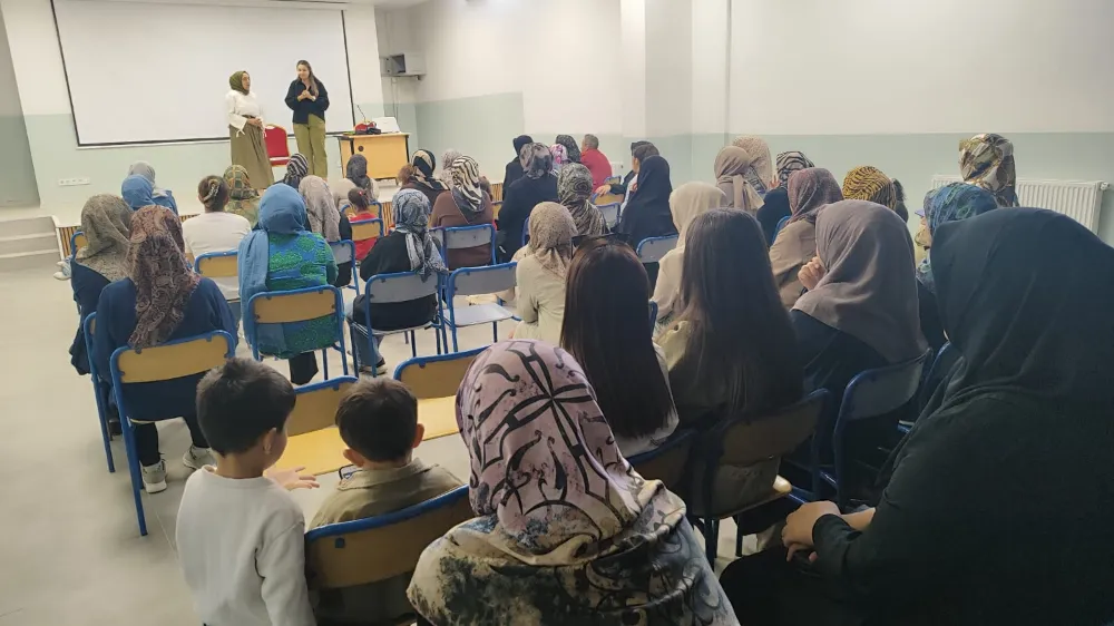 Malatya Büyükşehir Belediyesi’nden Öğrenci Ve Velilere Eğitim Semineri