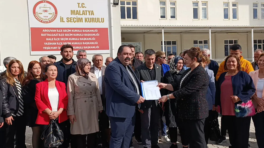 CHP Malatya İl Yönetimi Mazbatasını Aldı