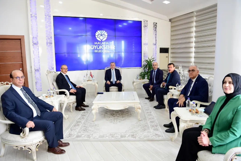  Bakan Bak’tan Büyükşehir Belediyesi’ne Ziyaret