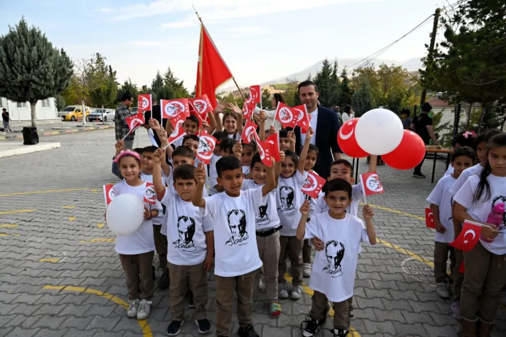 Cumhuriyet’in 102. Yılına Anlamlı Kutlama: Minik Öğrencilerden Anlamlı Şenlik