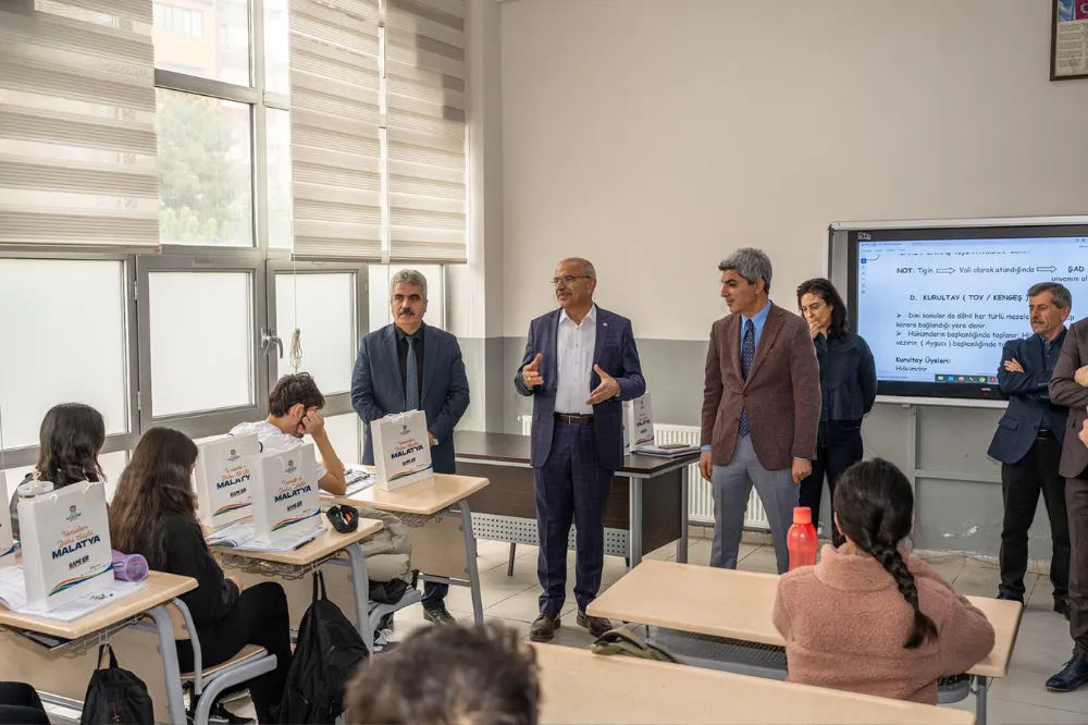 Büyükşehir Belediyesi Öğrencilere Ücretsiz Kurs, Kitap Ve Dijital Dershane İmkânı Sağlanıyor