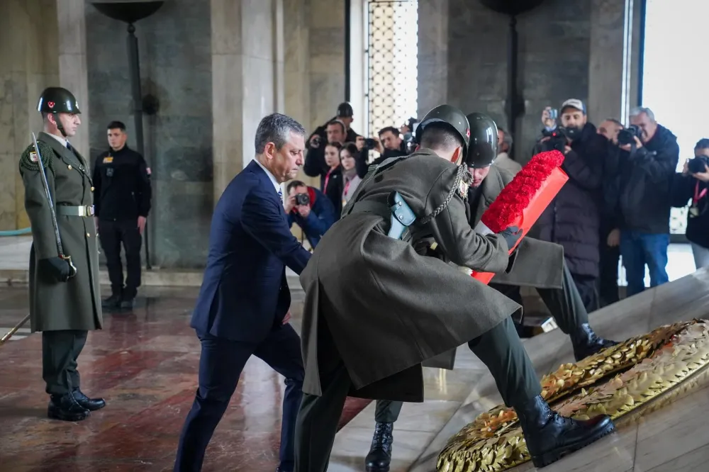 CHP’nin Yeni Dönemi Anıtkabir Ziyaretiyle Başladı