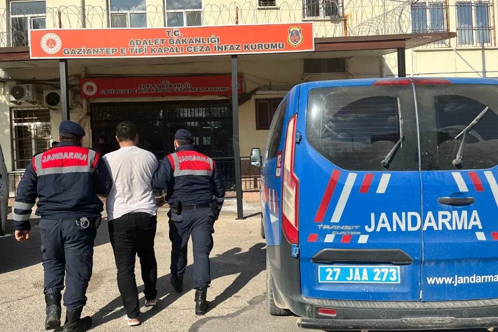 Uyuşturucu Satmaktan Araması Bulunan Şahıs Yakalandı