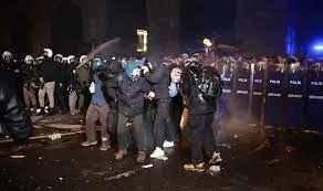 İstanbul’daki Gösterilerde 172 Kişi Tutuklandı