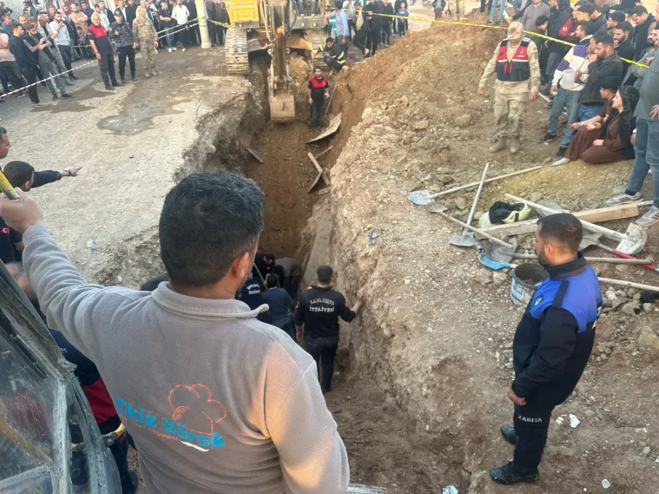 Göçük Altından Kurtarılan 3 İşçi Hayatını Kaybetti