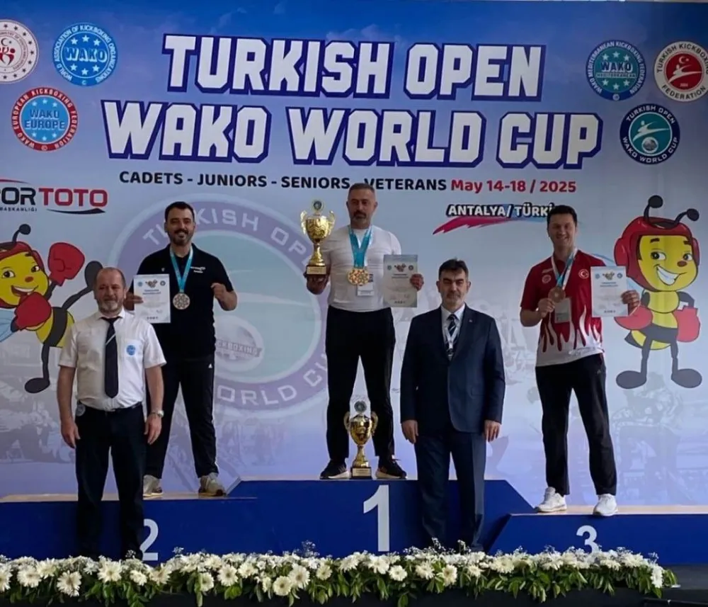 Dünya  Kupası Şampiyonluğunda İzmir  Rüzgarı Esti