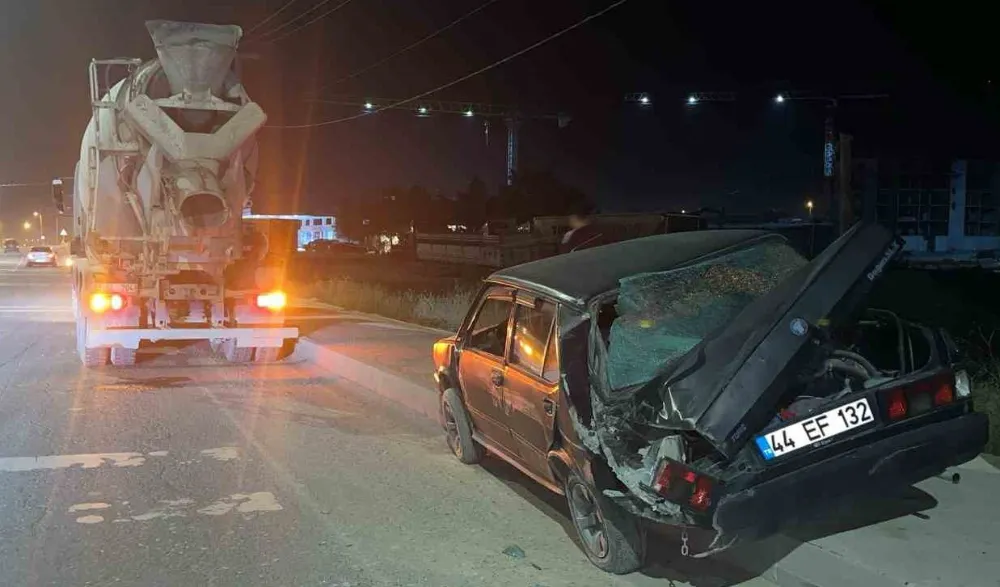 Mikser Otomobile Çarptı, 1 Yaralı