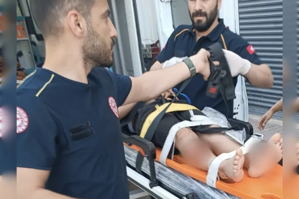 Balkondan Düşen Çocuk Yaralandı