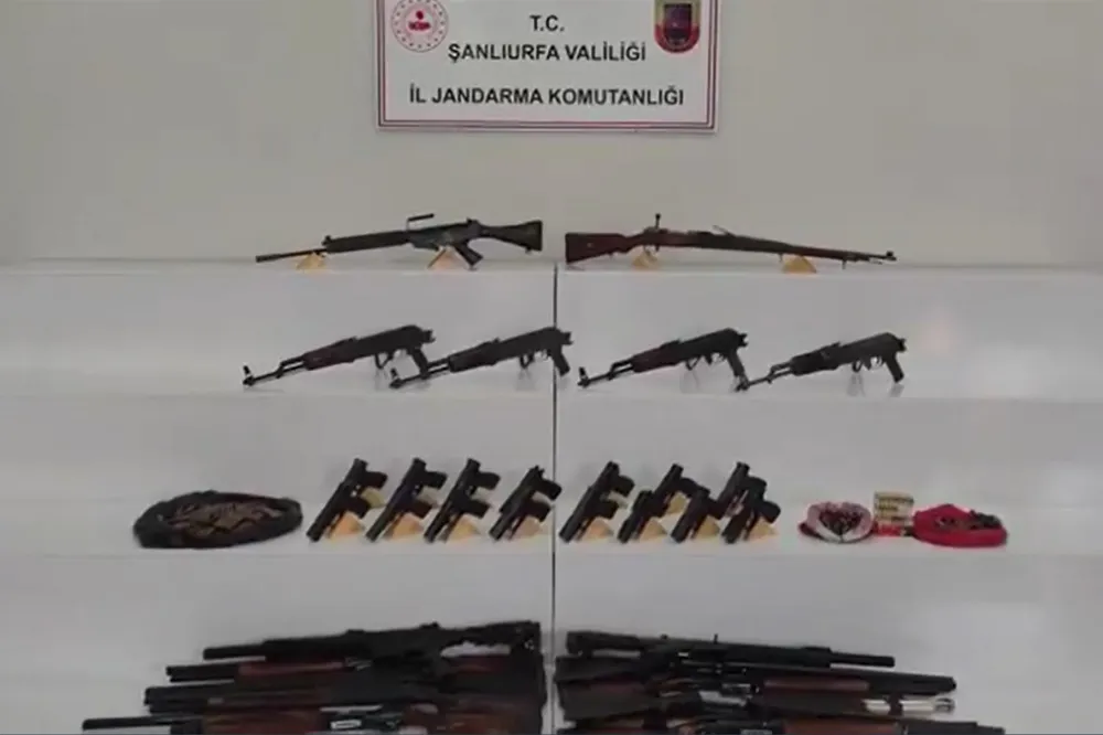 Çok Sayıda Silah Ve Mühimmat Ele Geçirildi