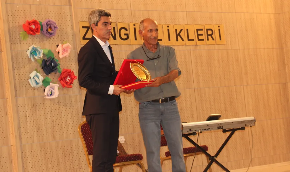 Yazar Remzi Kokargül Gelirini Öğrencilere Bağışladı