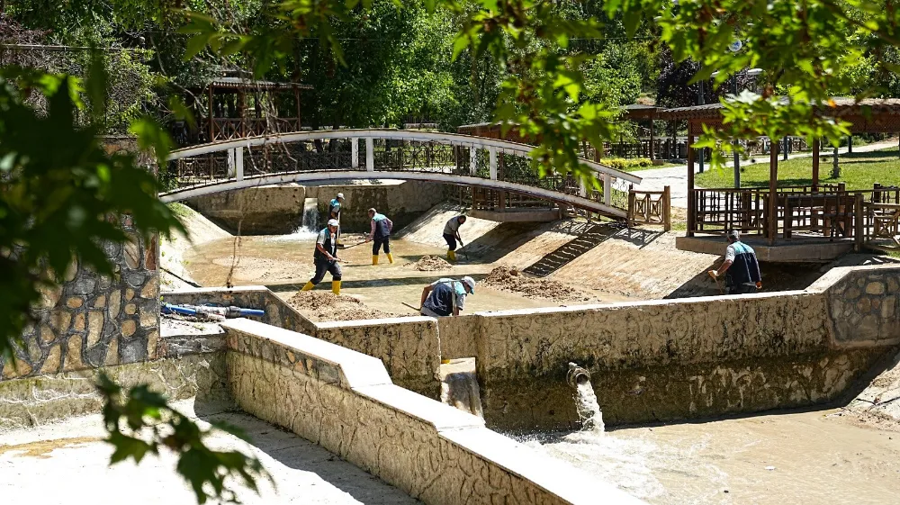 Battalgazi Belediyesi’nden Çınar Park’ta Temizlik Çalışması