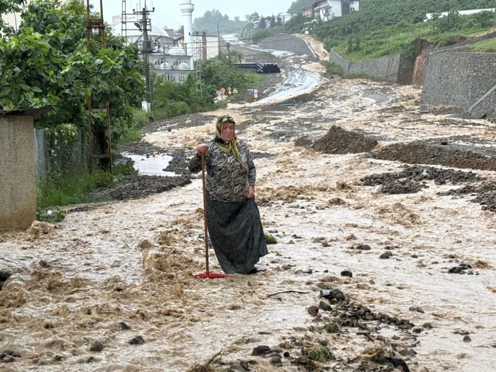 Trabzon Şiddetli Yağışa Teslim Oldu