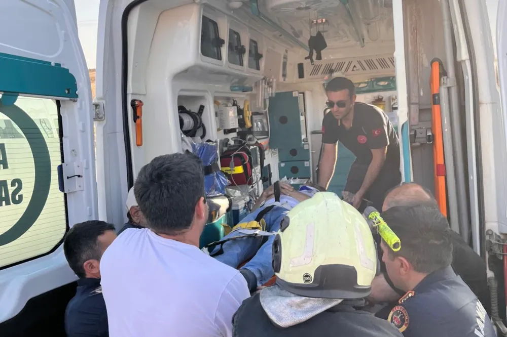 Cip İle Hafif Ticari Araç Çarpıştı: Biri Ağır 9 Yaralı