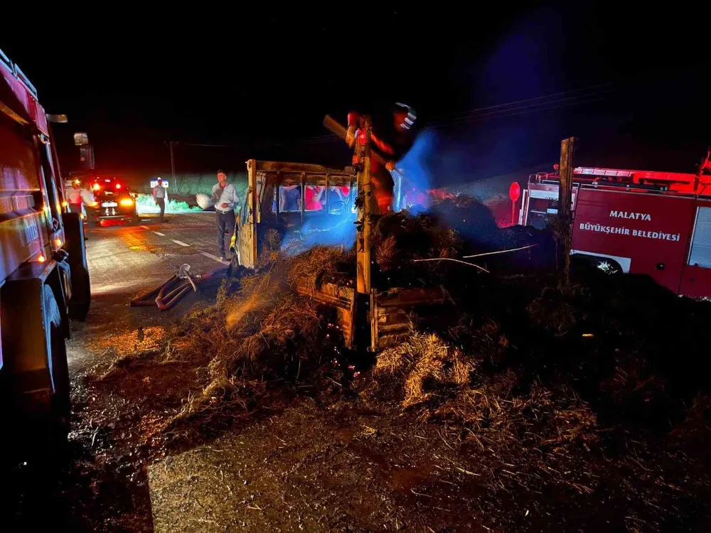 Arguvan’da Yonca Yüklü Kamyonet Alev Alev Yandı