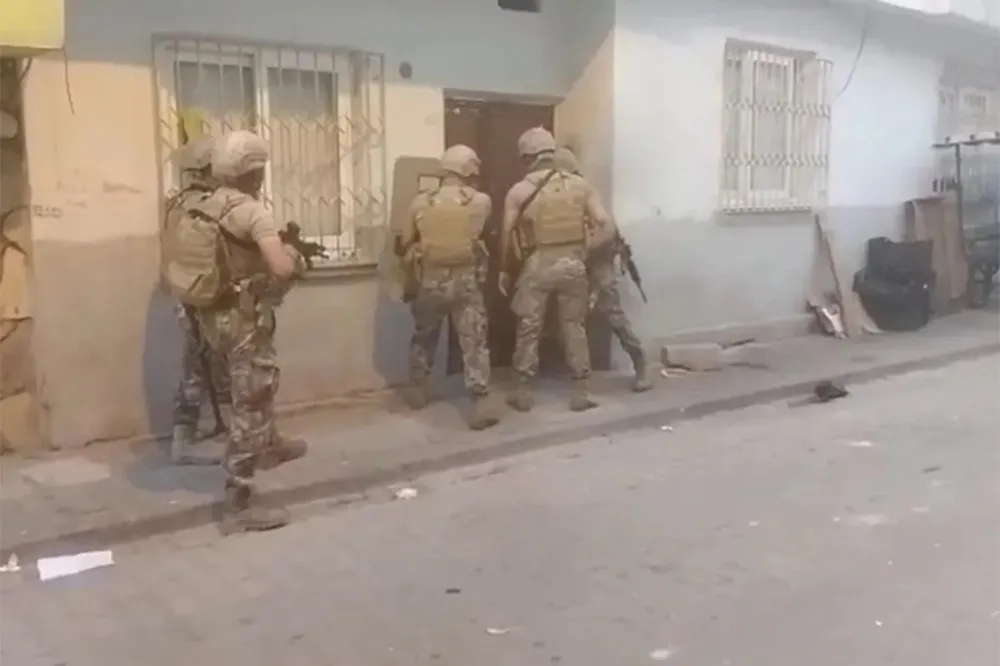 Diyarbakır Merkezli Dolandırıcılık Operasyonu: 12 Tutuklama