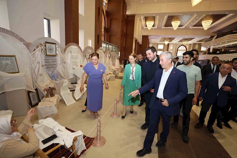 Şahinbey Belediyesi yaz okulu kursiyerlerinin el emeği sergisi açıldı
