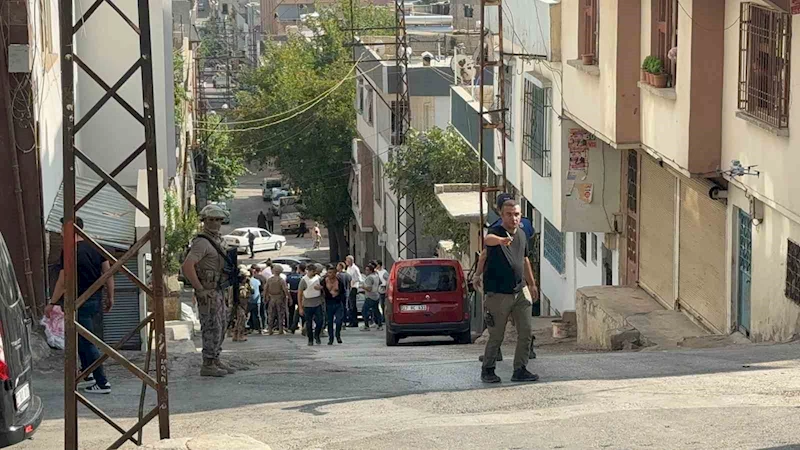 Gaziantep’te sıcak saatler: Eşini darp eden cinayet firarisi özel hareket operasyonuyla yakalandı
