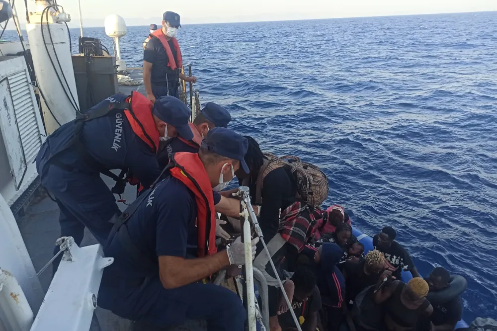 Muğla Açıklarında 37 Düzensiz Göçmen Kurtarıldı