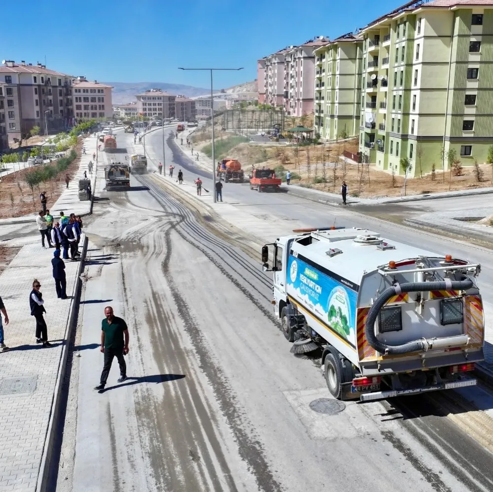 Yeşilyurt Belediyesinin Temizlik Seferberliği Devam Ediyor 